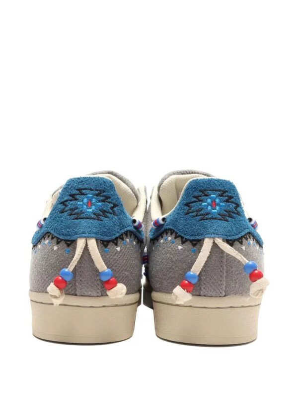 22440366_61291064_1000.jpg adidas Superstar slip-on sneakers