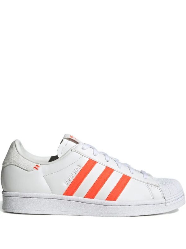 22441791_61148293_1000.jpg adidas Superstar sneakers