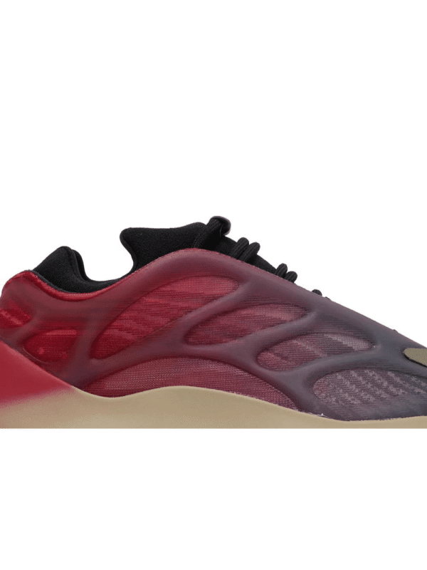 2_5df4787c-9fea-471c-b74c-f7059fab02d7.png Yeezy 700 V3 'Fade Carbon