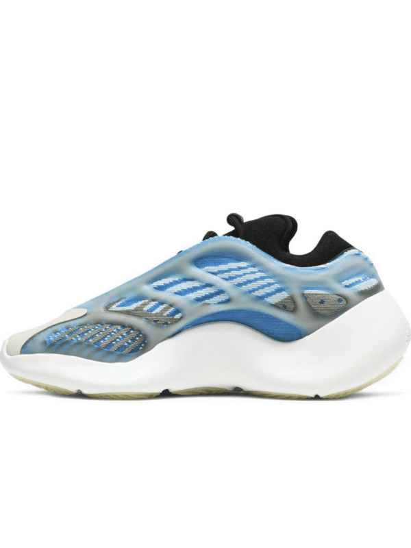 2_98178475-f69c-4814-b14d-4e9f65dd0b9e.png Yeezy 700 V3 'Arzareth'