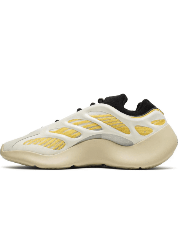 2_9fe0a434-bafc-4f90-b378-27b9fc7d97c5.png Yeezy 700 V3 'Safflower'