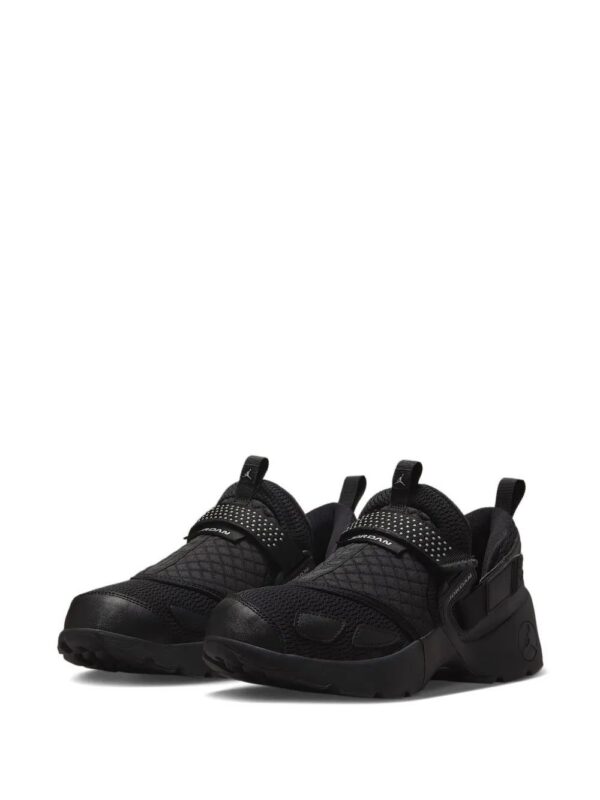 31111954_61270477_1000.jpg Jordan Trunner LX "Black/Grey" sneakers