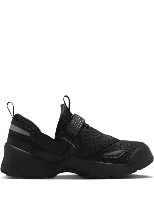 31111954_61270490_1000.jpg Jordan Trunner LX "Black/Grey" sneakers