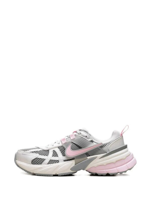 31438936_61115101_1000.jpg Nike V2K Run "Pink Foam" sneakers