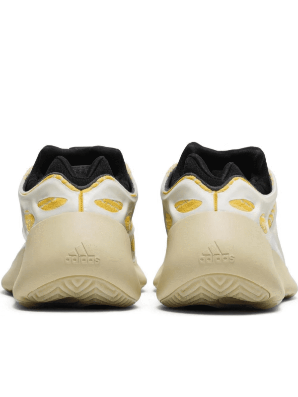 3_1e7fa998-5c59-4f42-b4c9-56a58a88243d.png Yeezy 700 V3 'Safflower'