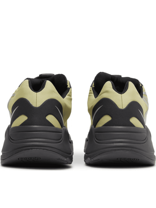 Yeezy Boost 700 MNVN 'Resin'