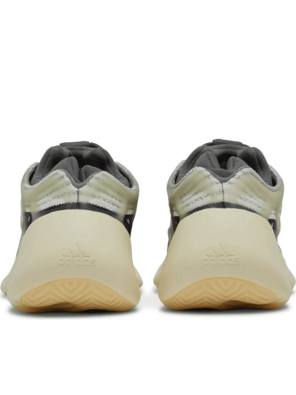 3_8a732b3e-e11c-4c62-bf76-58022719d733.png Yeezy 700 V3 'Fade Salt'