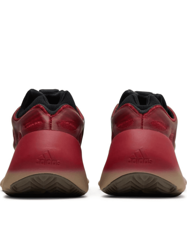 3_cd36390e-1fee-477a-8dc8-17b60fdb207c.png Yeezy 700 V3 'Fade Carbon