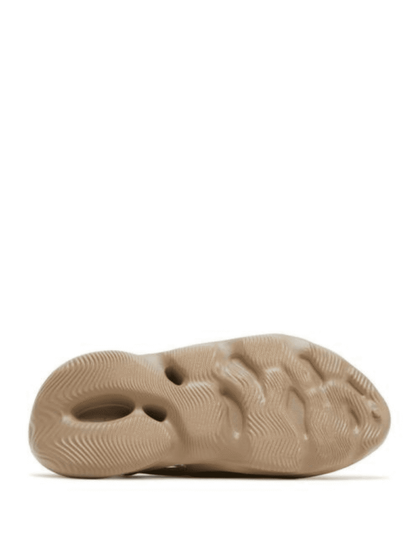4_189c9758-d8ca-4104-9fc8-7117d4cb607c.png Yeezy Foam Runner 'Mist'