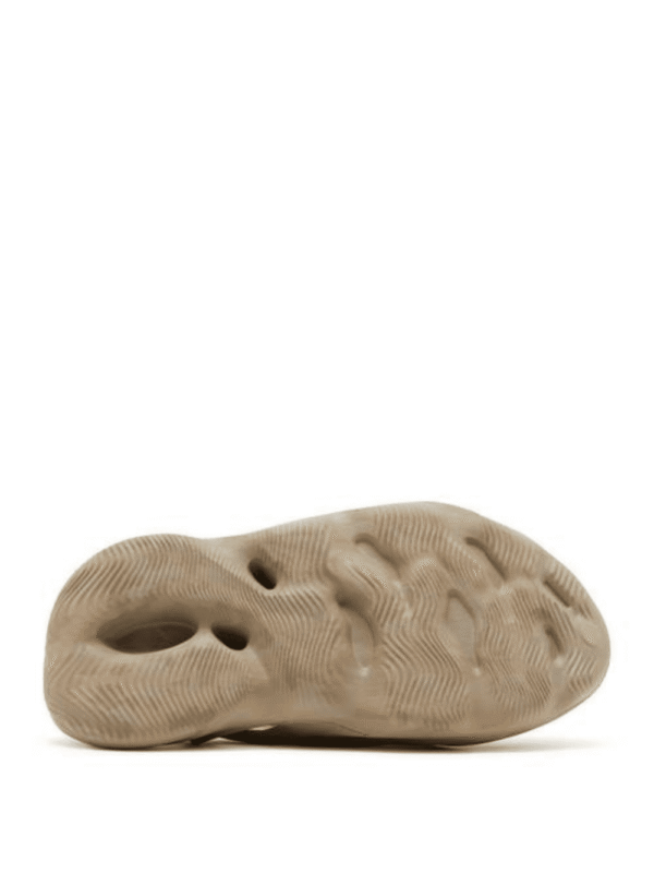 4_dec076cf-a561-4418-a224-f856dce3572a.png Yeezy Foam Runner 'Stone Sage'