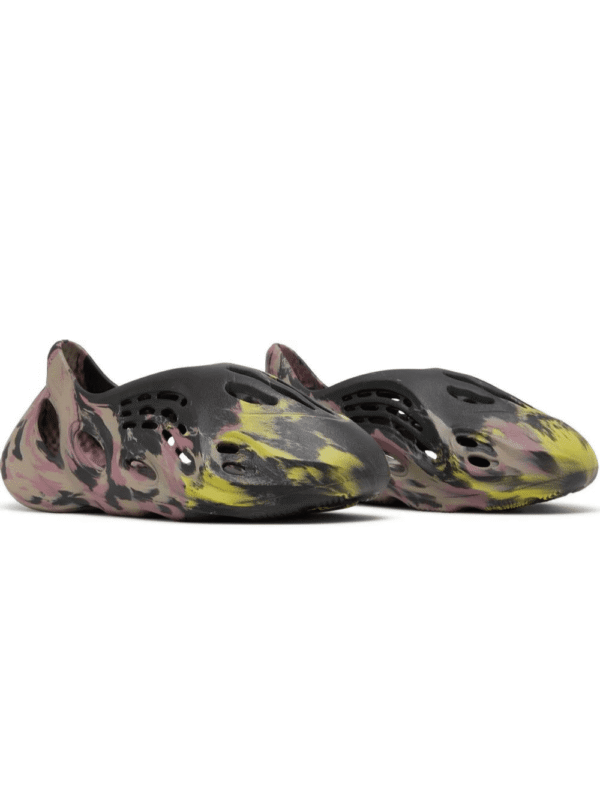 4_ff67f503-1eb6-4507-8a5d-d846c16f6ce3.png Yeezy Foam Runner 'MX Carbon'