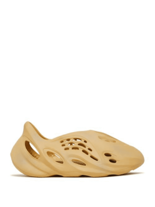 Untitleddesign_87b7e30f-725e-43de-89e9-ed01bdfe8611.png Yeezy Foam Runner 'Desert Sand'