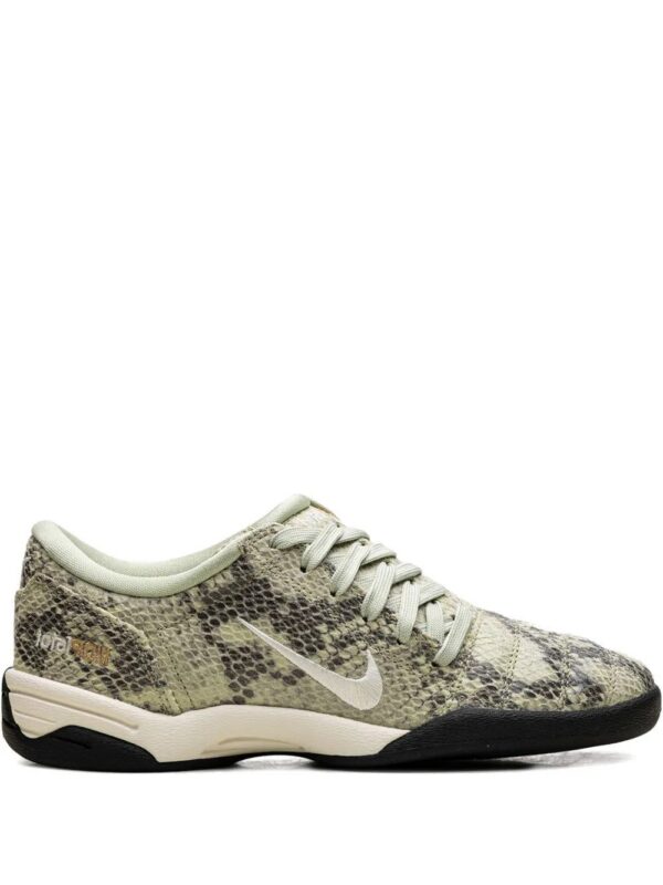 imgi_1_32398731_62843821_1000.jpg Nike Total 90 lace-up sneakers