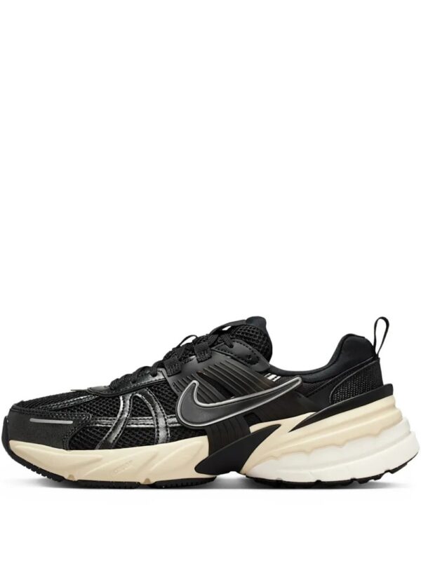 imgi_1_32856411_63212937_1000.jpg Nike V2K Run sneakers
