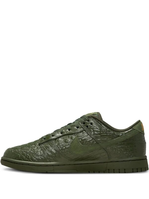 imgi_1_32859979_63221293_1000.jpg Nike Dunk Low snakeskin-effect sneakers