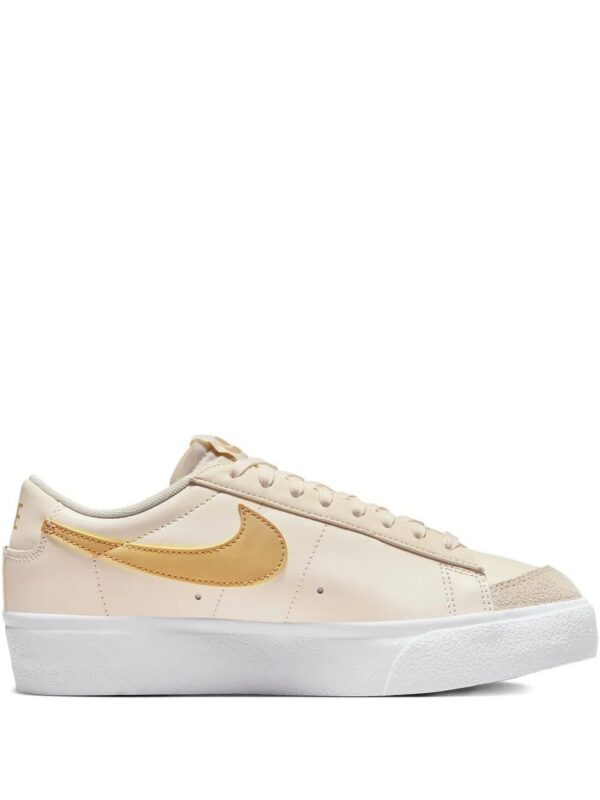 imgi_1_32935389_63277238_1000.jpg Nike Blazer Low sneakers