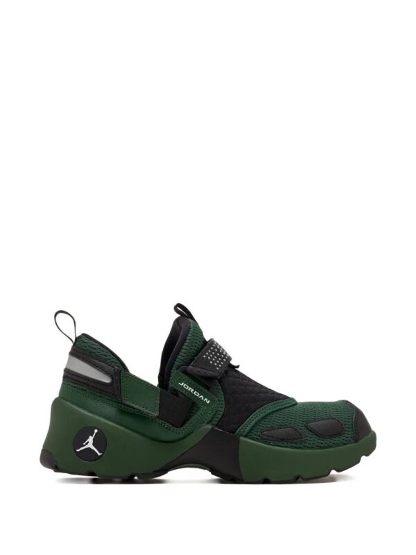 imgi_1_33319383_64054046_1000.jpg Nike Jordan Trunner LX sneakers