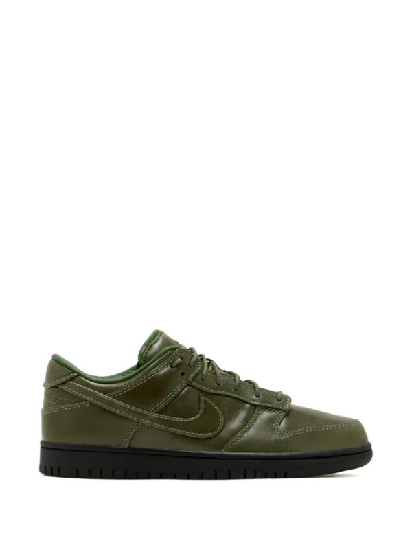 Nike  Dunk Low logo-detail trainers