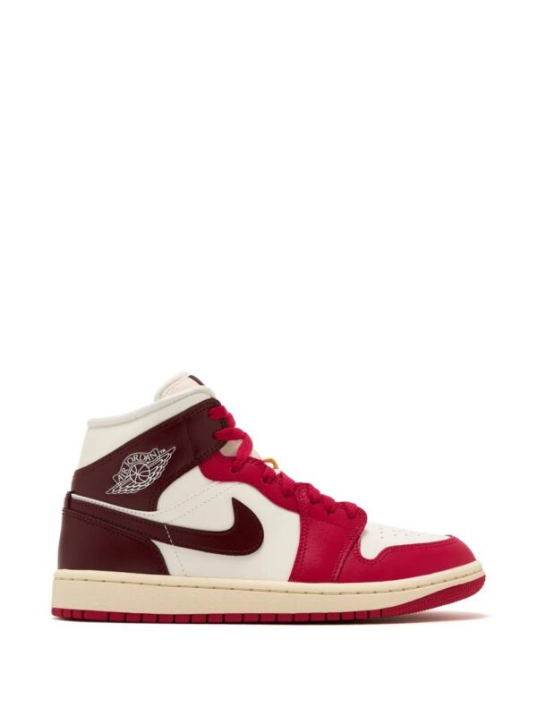 imgi_1_33320359_64243557_1000.jpg Nike Air Jordan 1 Mid sneakers