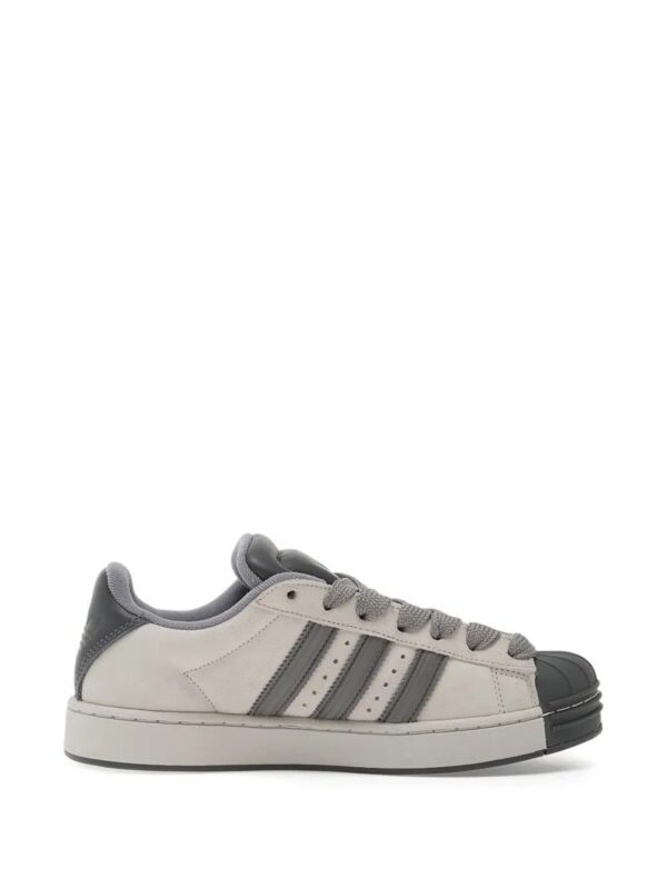 imgi_1_33432003_64170087_1000.jpg adidas Superstar stripes low-top sneakers