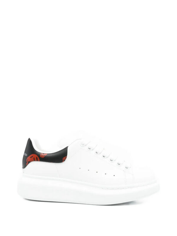 imgi_1_33741751_65763268_1000.jpg Alexander McQueen Oversized low-top skull-details sneaker