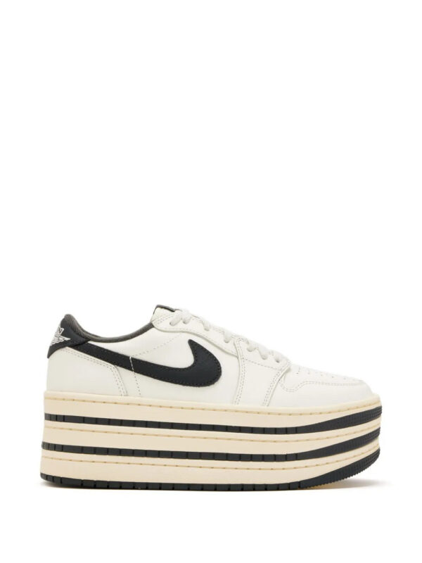 imgi_1_34256034_65512400_1000.jpg Nike Air Jordan 1 Triple Stack platform sneakers