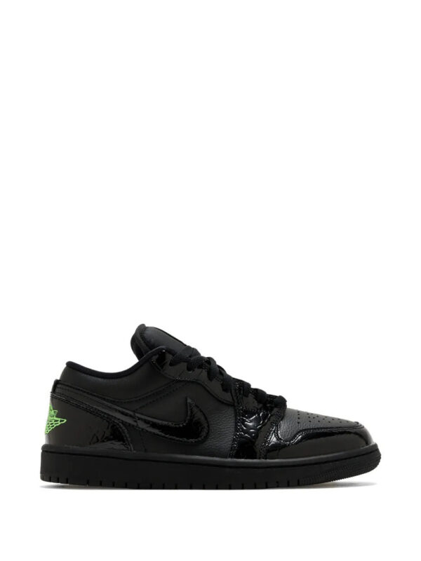 imgi_1_34256040_65408338_1000.jpg Nike Air Jordan 1 Low SE sneakers