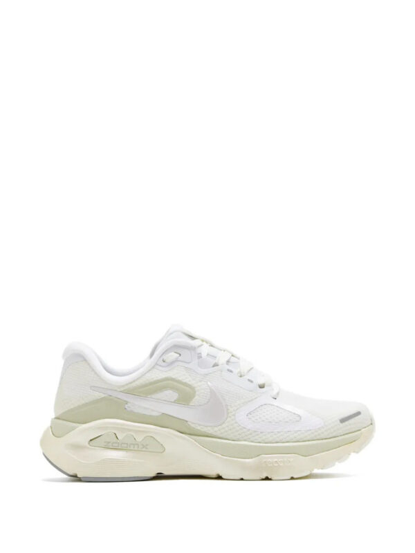 imgi_1_34397529_65745644_1000.jpg Nike Structure Plus logo sneakers