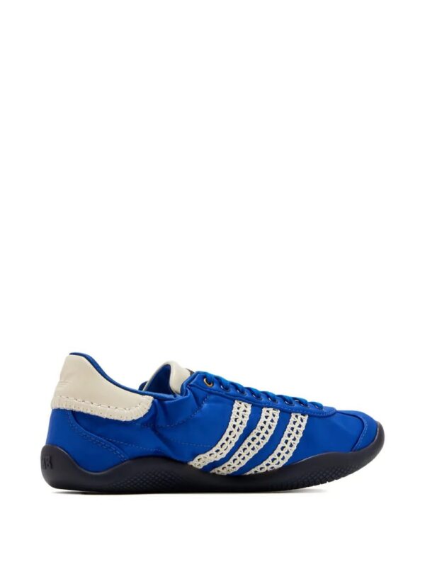 imgi_2_30971230_62103453_1000.jpg adidas lace-stripes sneakers