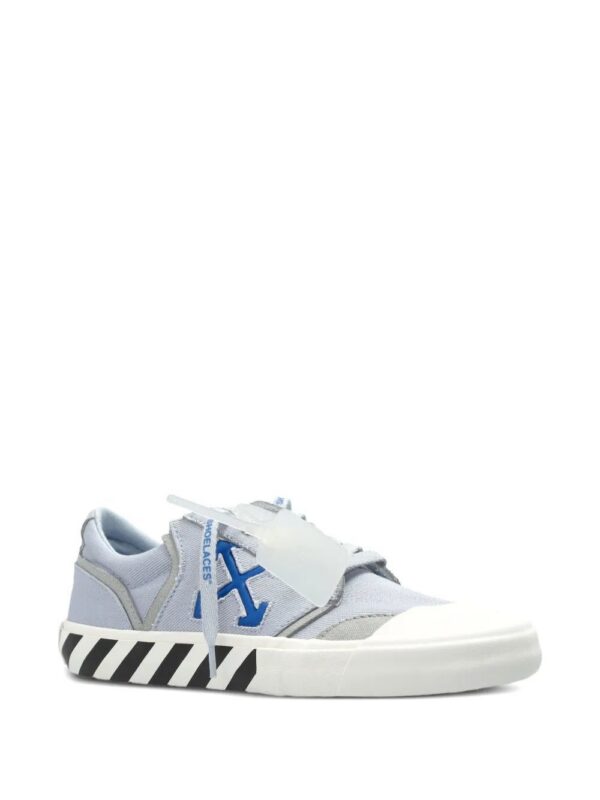 imgi_2_32265570_62470075_1000.jpg Off-White Vulcanized low-top sneakers