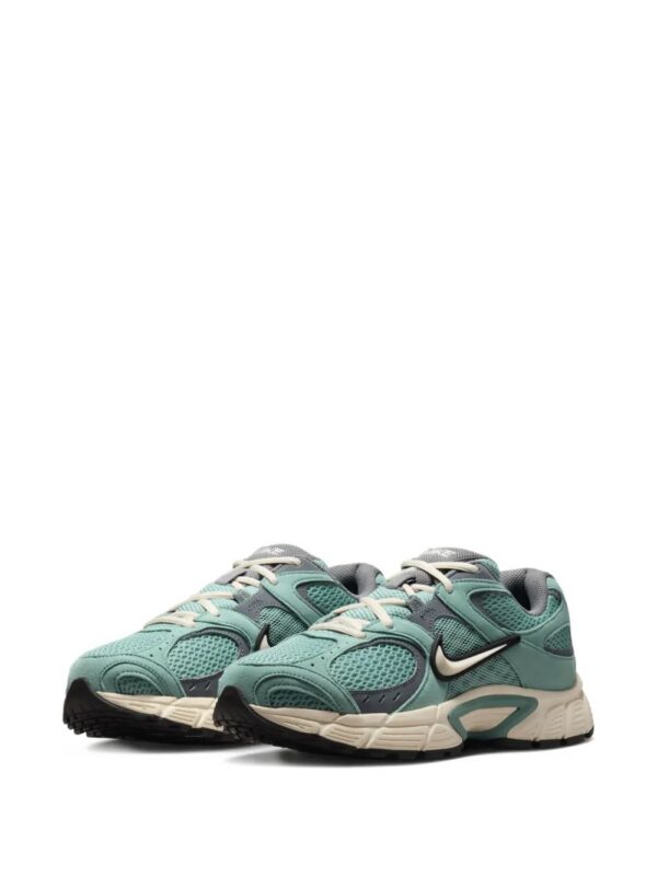 imgi_2_32635399_62938775_1000.jpg Nike V5 RNR mesh low-top sneakers