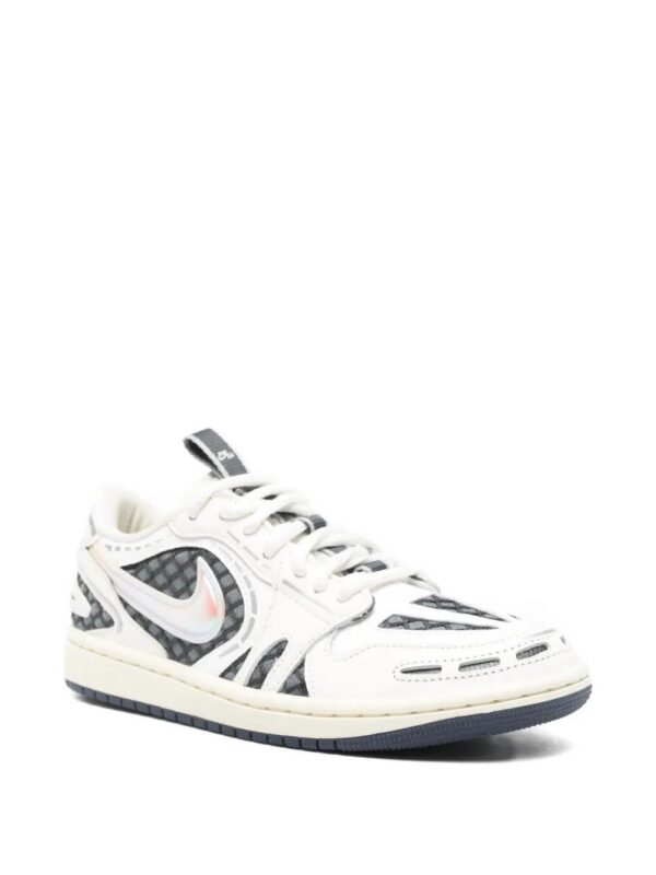 imgi_2_32708874_63945435_1000.jpg Nike Method of Make logo-detail sneakers