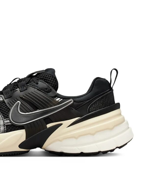 imgi_2_32856411_63212941_1000.jpg Nike V2K Run sneakers