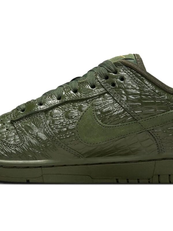 imgi_2_32859979_63221294_1000.jpg Nike Dunk Low snakeskin-effect sneakers