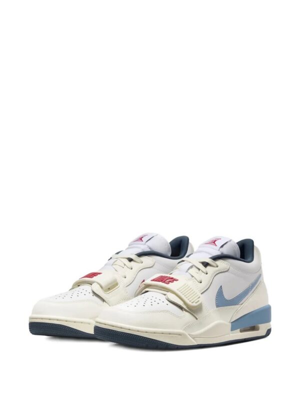 imgi_2_32860122_63397340_1000.jpg Jordan legacy strap trainers