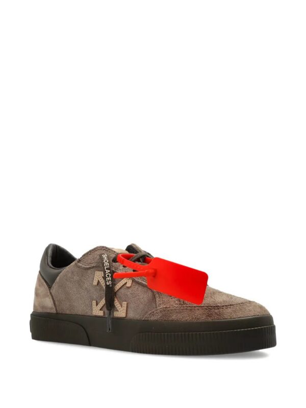 imgi_2_33211292_64057334_1000.jpg Off-White Low Vulcanized sneakers