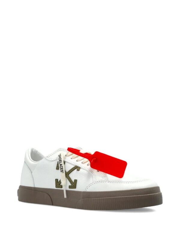 imgi_2_33211370_64057315_1000.jpg Off-White arrow-appliqué leather sneakers