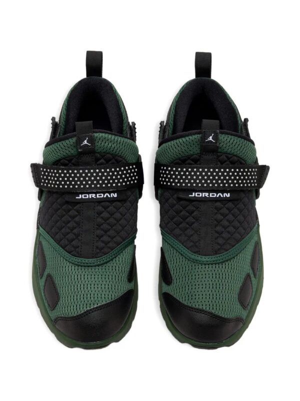 imgi_2_33319383_64056299_1000.jpg Nike Jordan Trunner LX sneakers