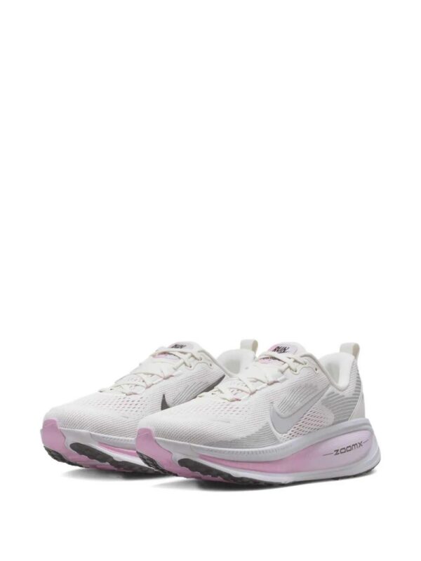 imgi_2_33367966_64138854_1000.jpg Nike Vomero 18 logo-detail sneakers