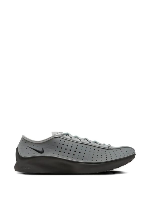 imgi_2_33385813_64181090_1000.jpg Nike perforated sneakers
