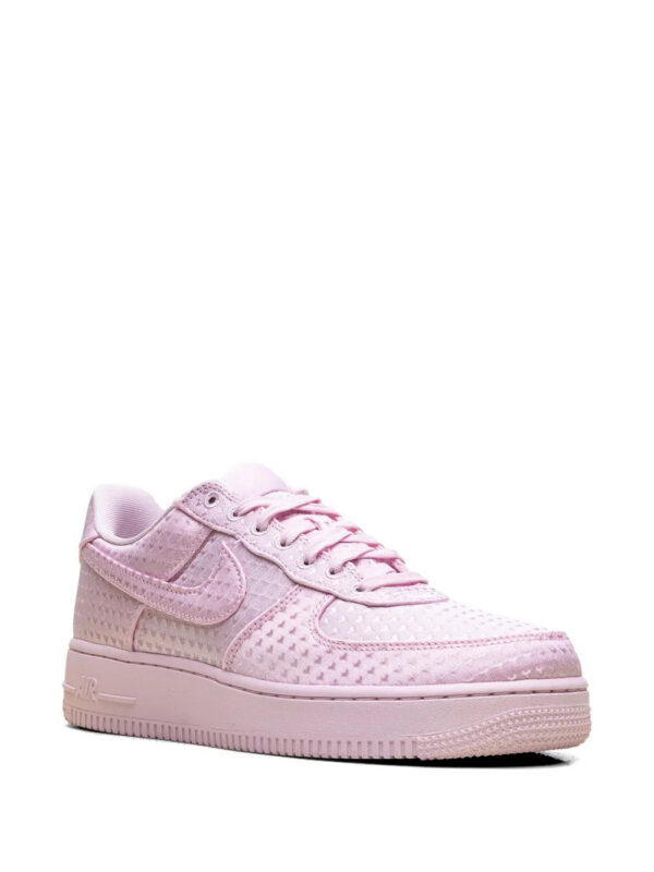 imgi_2_33447841_65271472_1000.jpg Nike Air Force 1 Low heart-charm sneakers