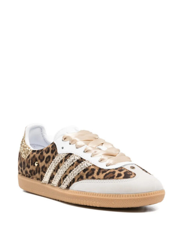 imgi_2_33601420_65057350_1000_73340890-936f-4c93-b101-186f403d3bd1.jpg adidas animal-print stripes sneakers