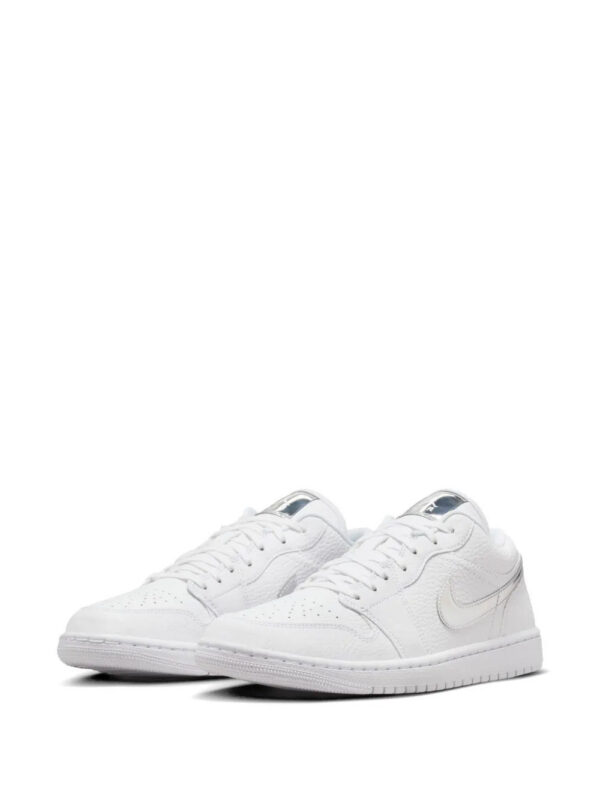 imgi_2_34590155_65717931_1000.jpg Jordan metallic-logo lace-up sneakers