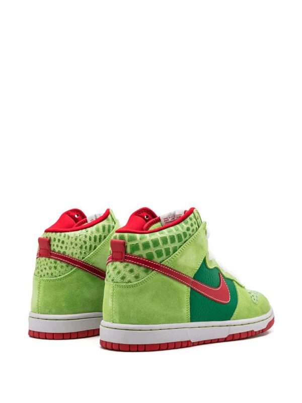 imgi_3_14237968_20215372_1000_fa63acaf-b296-44a2-8901-69346fa6c416.jpg Nike Dunk High Pro SB sneakers