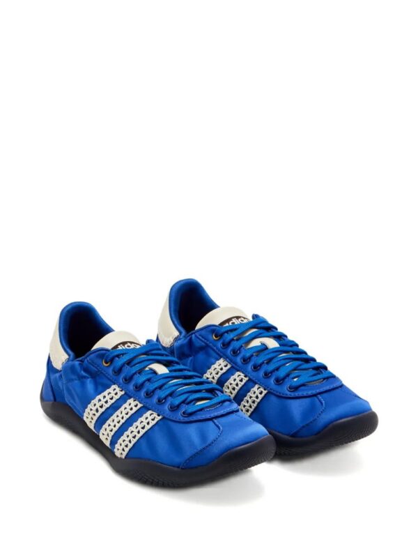 imgi_3_30971230_62103394_1000.jpg adidas lace-stripes sneakers