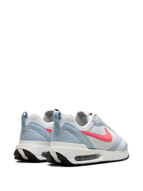 imgi_3_32955773_63641814_1000.jpg Nike Air Max Dawn lace-up sneakers