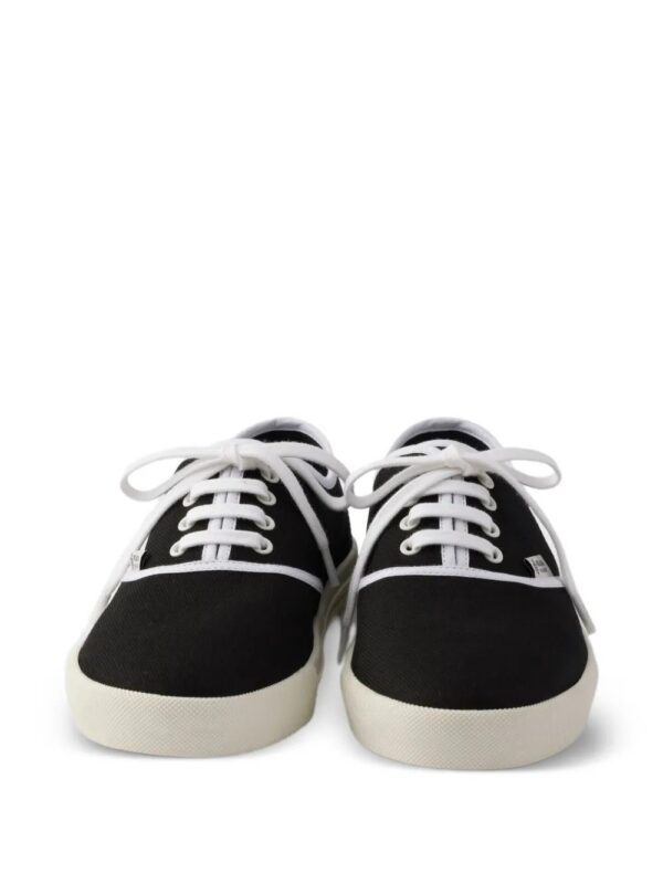imgi_3_32991247_63449653_1000-1.jpg Prada lace-up round-toe sneakers