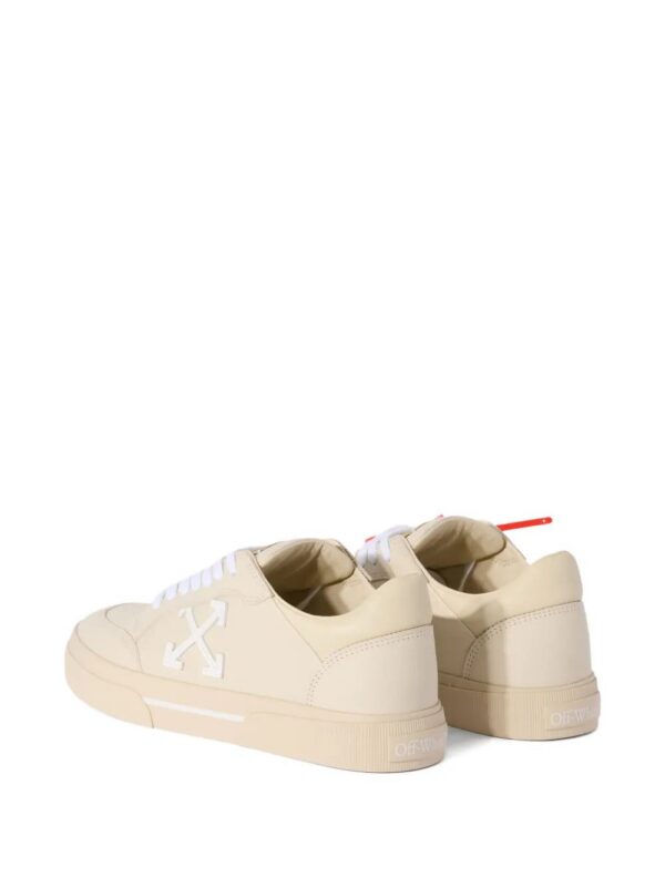 imgi_3_33133395_63534208_1000.jpg Off-White Arrow Vulc low sneakers