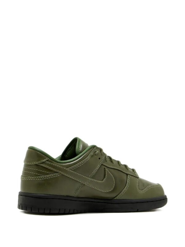 Nike  Dunk Low logo-detail trainers
