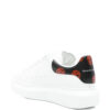 imgi_3_33741751_65763403_1000.jpg Alexander McQueen Oversized low-top skull-details sneaker